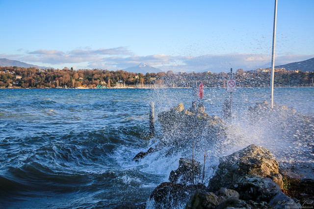 Crashing waves