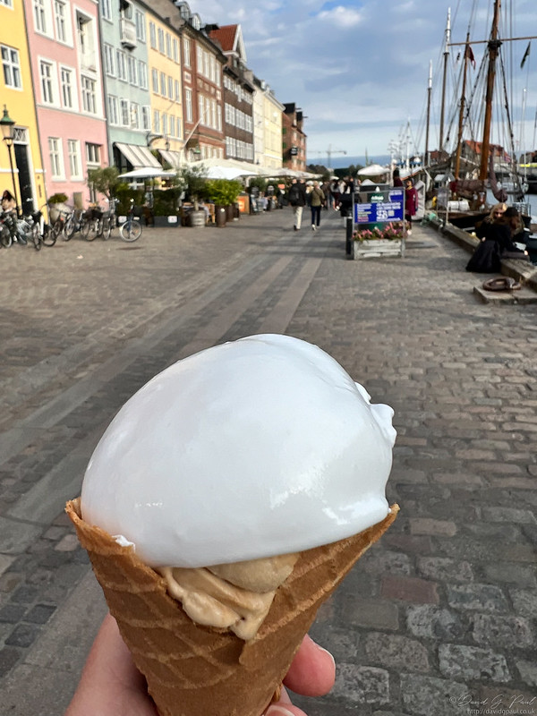 Ice cream with marshmallow cream