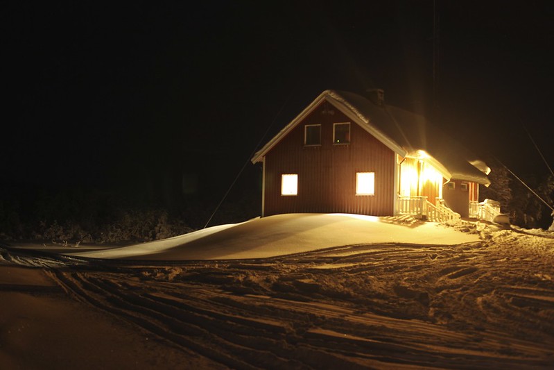 Ravnastua at night